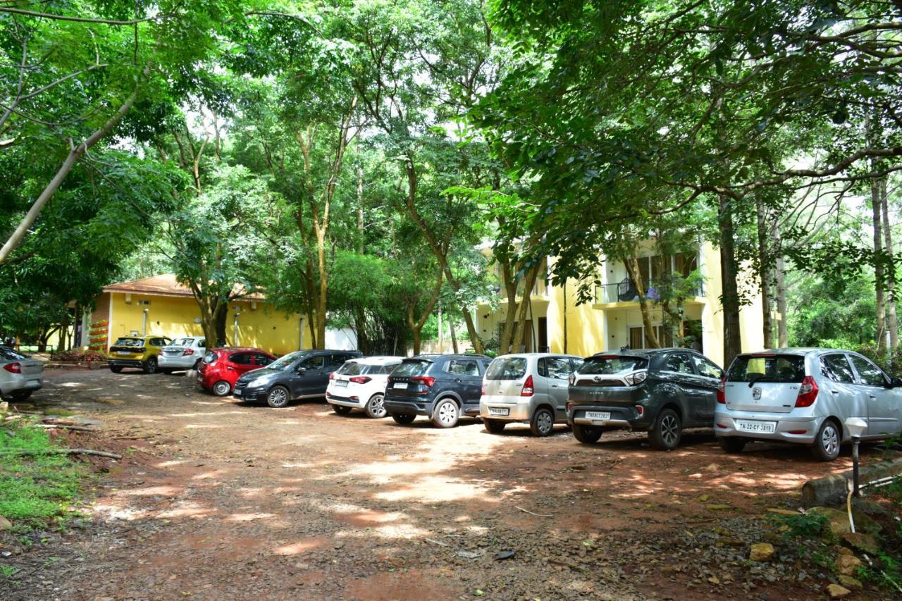 Zeenath Taj Gardens Йелагири Екстериор снимка