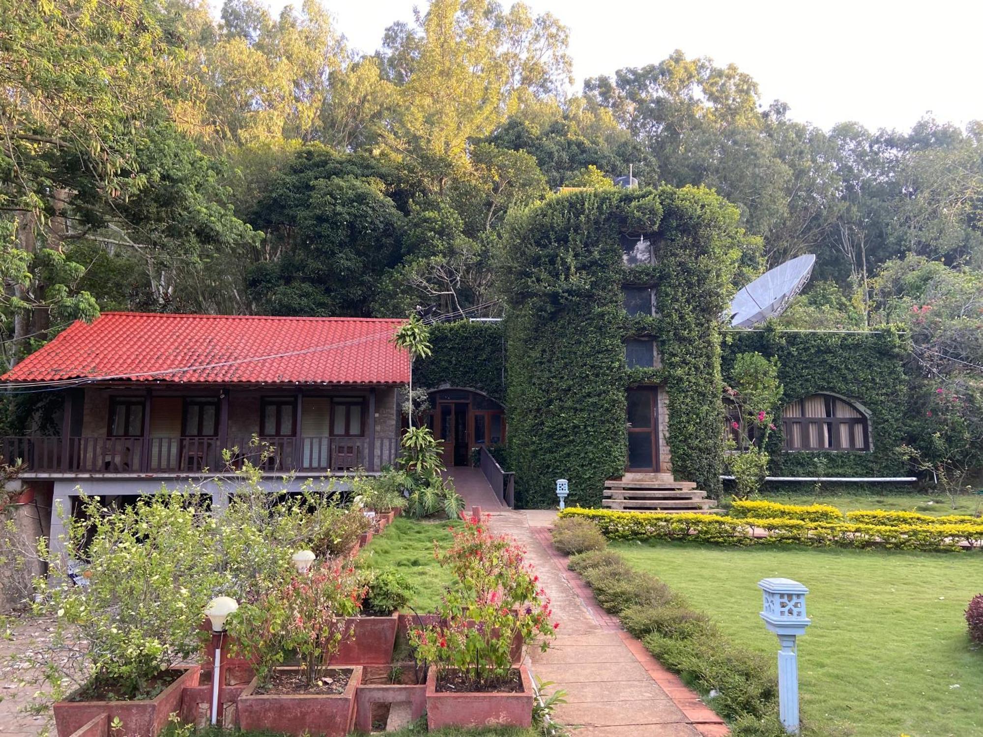 Zeenath Taj Gardens Йелагири Екстериор снимка